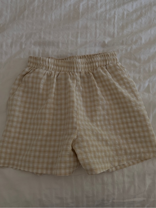 Missguided Pants - Lightweight Plaid Gingham Elastic-Waist Shorts in Light Beige